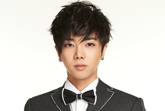 华晨宇旧照被疯传 网友：“差很大！” ｜ goxuan